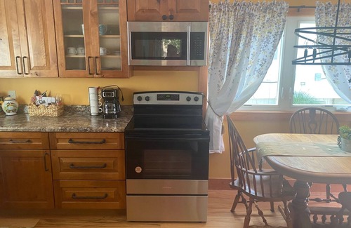 Earlville Cottage | Welcome to Crystal Beach @ the bay.