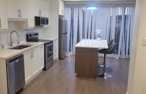 Clarington House | Welcome to lake breeze water view.nWake up to breathe taking lake view.