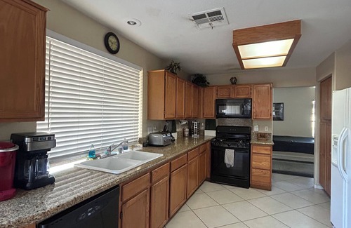 Paradise House | Welcome to Las Vegas house, 5 min from the Strip!