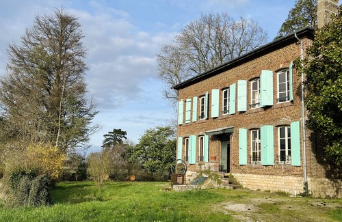 Simard House | Welcome to Les Bons Amis