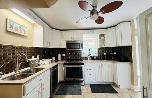 Bridgewater Apartment | Welcome to our cozy/charming 2 Bedroom 1 Bath Apartment in Central Bridgewater