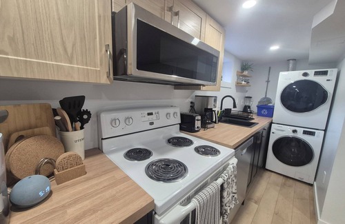 Waterloo House | Welcome to our cozy place near RIM Park, Universities and Uptown Waterloo!
