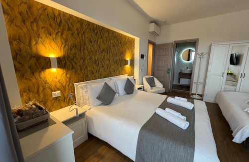 Capodimonte Bed & Breakfast | Welcome to our oasis of elegance and comfort enjoy the best of Naples!