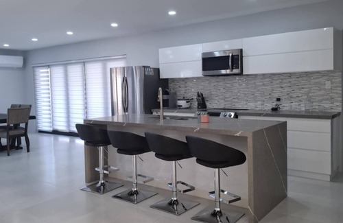 Boegoeroei House | WELCOME TO PARADISE nModern Home in Noord!nJust 5 min from Palm beach!