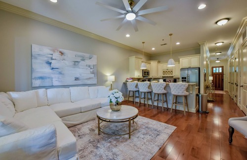 Tuscaloosa Condo | Welcome to RiverMark - River Views & close to UofA Campus!