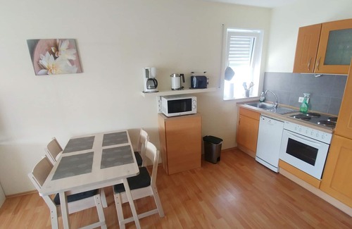 Wallersheim Apartment | Welcome to the apartment house "ABENDSONNE" Holiday apartment upstairs
