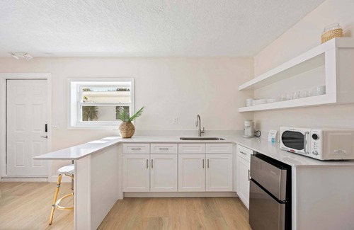 Cocoa Beach Apartment | Welcome to The Drift – Your Laid-Back Beach Escape in Cocoa Beach!