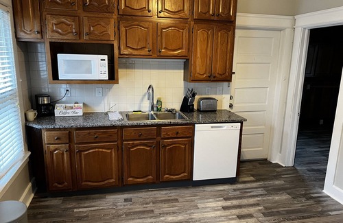 Syracuse Apartment | Welcome to the Eastwood Escape. Make yourself at home!
