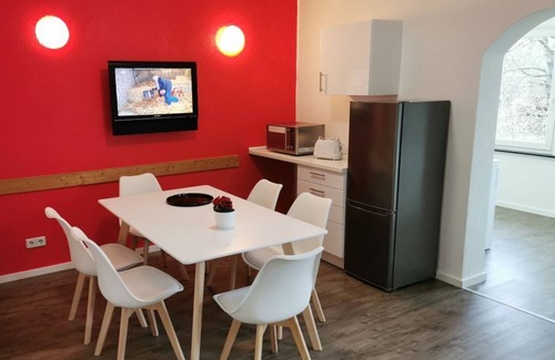 Kesselheim Apartment | Welcome to the GUEST HOUSE - KOBLENZ apartment on the upper floor
