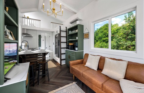 Walland House | Welcome to The Little Dipper!