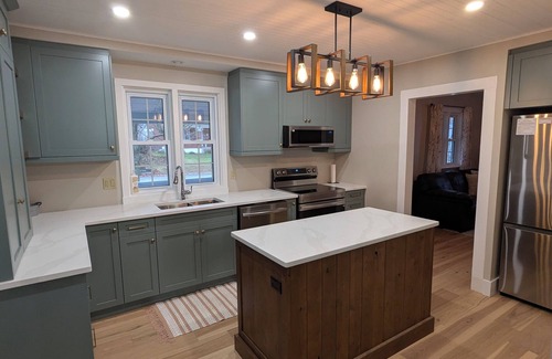 Neustadt House | Welcome to the Neustadt Nest with 2-bedrooms, AC, WiFi & Laundry!