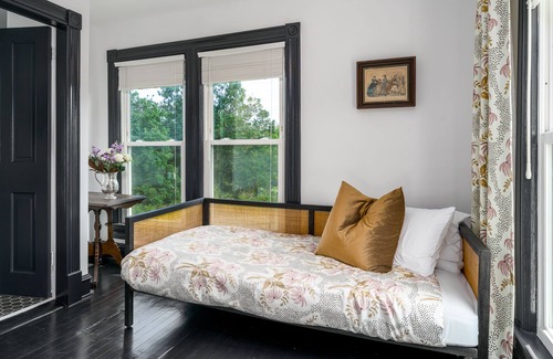 Nellysford Hotel | Welcome to the newly appointed Everett Estate: Where Modern Luxury Meets Historic Charm