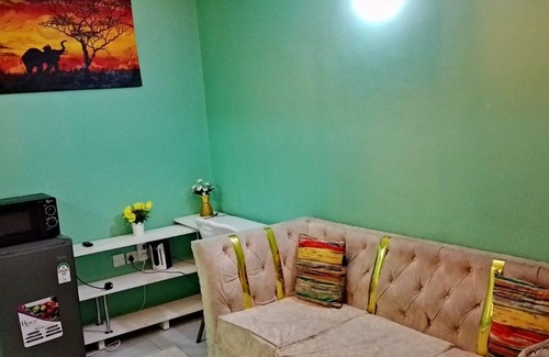 Eastleigh Apartment | Welcome to The Obama Mansion, affordable, cozy and quiet.