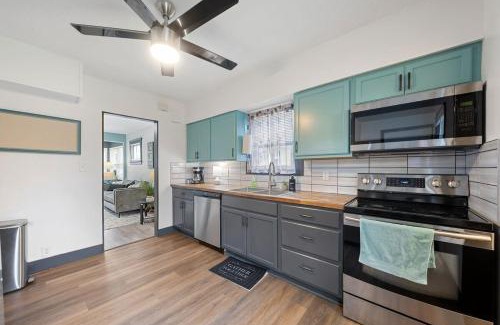 Westlake Apartment | Welcome to the Treasure house!