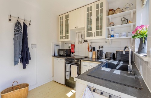 West Mersea Cottage | Welcome to this delightful fisherman’s cottage on the unique Island of Mersea.