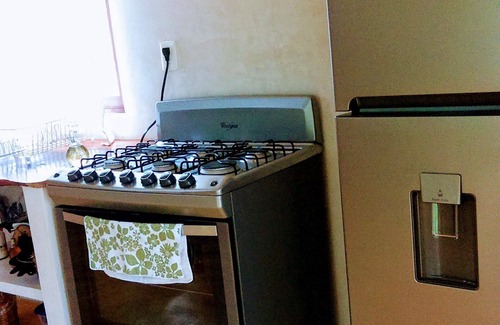 La Veleta House | WELCOME TO YOUR PARADISE! SOULFUL LOFT 10 MIN DRIVE TO THE BEACH & 5 TO CENTER