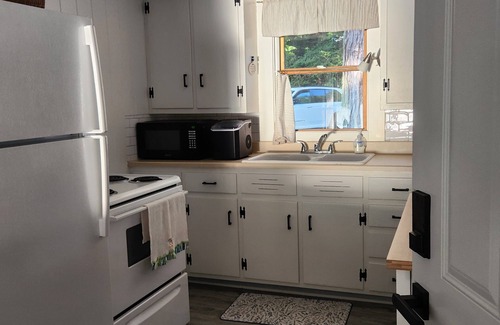 Sturgis House | Welcome to your perfect getaway on All Sports Sand Lake