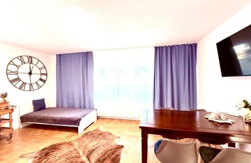 Region Hannover District Apartment | WelcomeToMessePremium Three Bedroom Apartment