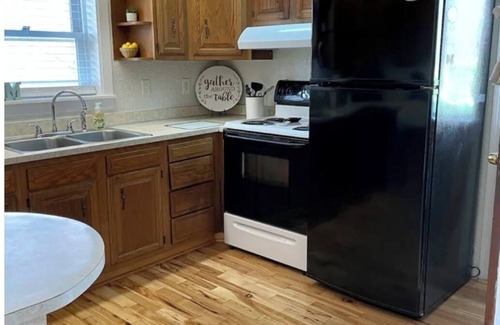 Summerlee Cottage | Welcoming 2-bedroom cottage in the heart of New River Gorge National Park