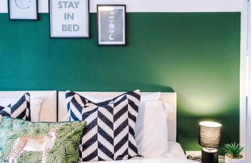 Blacon Apartment | Welcoming 3 bed home, 10 mins from Chester races and zoo