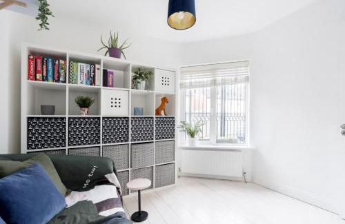 Ranelagh Apartment | Welcoming 4BD House with Garden in Dublin