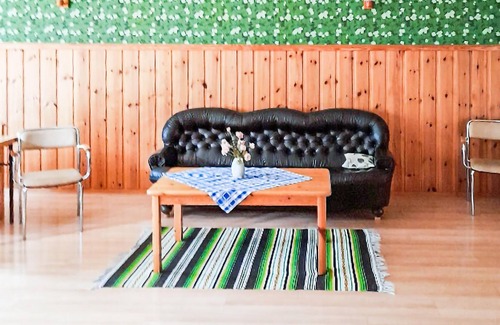 Dala-Husby House | Welcoming accommodation in a rural, spacious area.