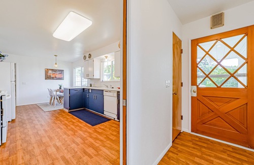 Harbor House | Welcoming beach escape near shopping & dining with fast WiFi, central AC & W/D