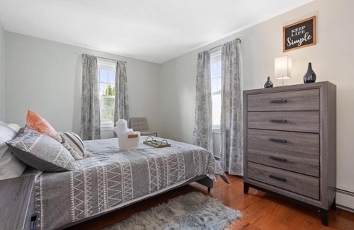 Worcester Apartment | Welcoming, Cozy & Family Friendly 3 bedroom house
