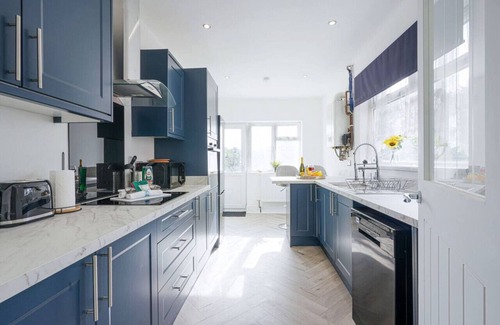 Northampton House | Welcoming House - Central Location - Free Parking