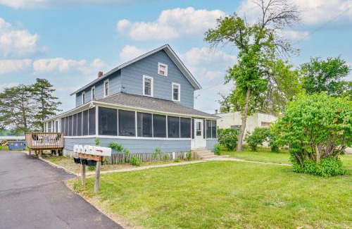 Mound Apartment | Welcoming Lakefront Mound Apartment with Fire Pit!