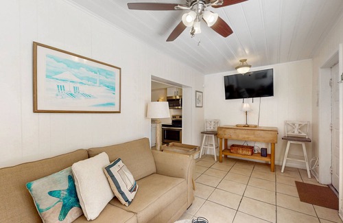 Laguna Beach House | Welcoming townhome with beach access - near amusement parks & golf