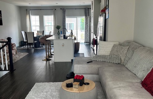 Landover House | Welcoming townhome with WiFi in Hyattsville