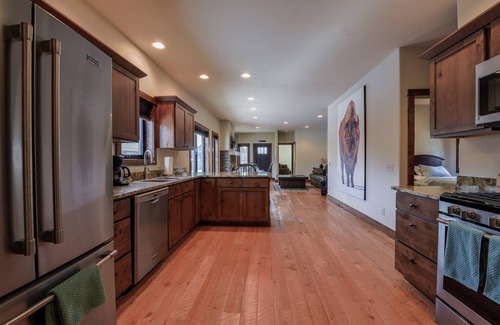 Ennis House | Well Appointed Vacation House in Ennis only 3 blocks from Main St.