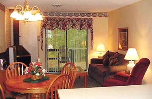 Lake Tansi Apartment | Well Appointed Vacation Resort Suites at Lake Tansi