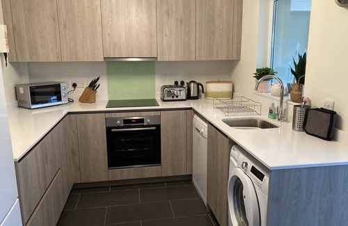 Little Haven House | Well-equipped cottage, metres from Blue Flag beach