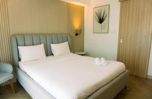 Pondok Aren Apartment | Well Furnished and Elegant 1BR at Bintaro Embarcadero Apartment By Travelio
