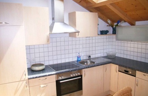Wiederhofen Apartment | Well-kept apartment in a quiet location with separate entrance and large balcony