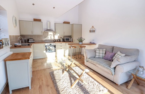 Cheshire West and Chester Cottage | WELL VIEW COTTAGE, luxury holiday cottage, with a garden in Tarporley