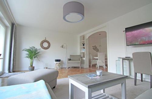 Alt-Travemunde/Ronnau Apartment | WellenRausch Living "Backbord"