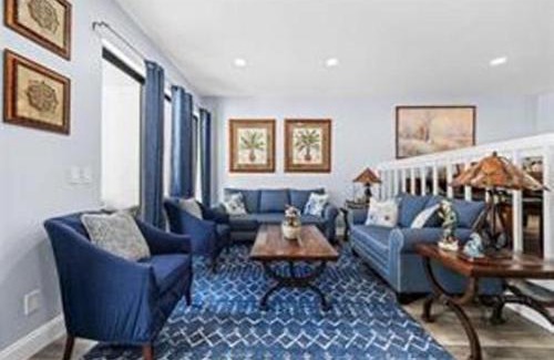 Wellington House | Wellington Updated Townhouse