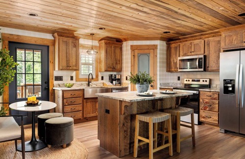 Talking Rock House | Wellness Cabin - Sauna, Cold Plunge, Hot Tub, Pool
