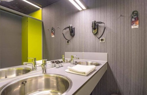 Municipality of Sittard-Geleen Hotel | Wellness Retreat in Sittard – Fletcher Hotel Room with Spa and Fitness