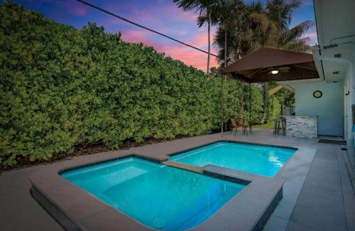Lighthouse Point House | Wellness Retreat w Pool-Gym-Family Fun
