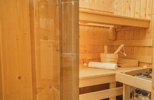 Prague 5 Apartment | Wellness studio! Finnish sauna, Whirlpool, Gym & more!