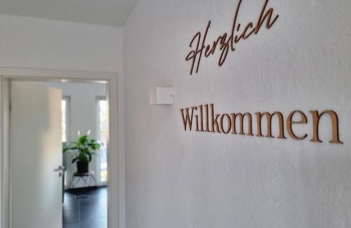 Dreis-Bruck House | Wellnesshaus Dorfblick mit Outdoor-Jacuzzi und Infrarotkabine, NEU!