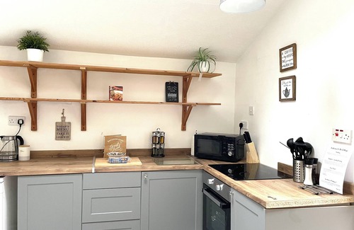 Glyncorrwg Cottage | Welsh Cottage nestled in the Afan Valley. MTB & Hiking Trails just a step away.