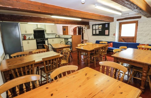 Fremington Cottage | WEST BARN BUNKHOUSE, pet friendly, with a garden in Reeth