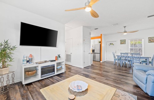 Laguna Beach House | West End Laguna Beach, Sleeps 6, 2bd