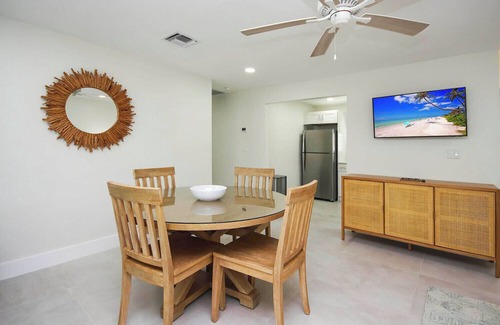 Tradewinds Cottage | West End Paradise Unit Turtle 2 - One bedroom suite w/water views
