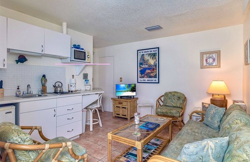 Tradewinds Cottage | West End Paradise Unit 4E Coral 4 - One bedroom efficiency suite